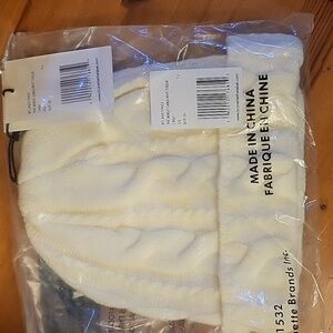 BTL " The Adele" Cable knit toque